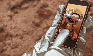 Astronaut mit Smartphone